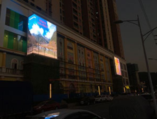 東莞嘉輝商場P6直角戶外LED顯示屏